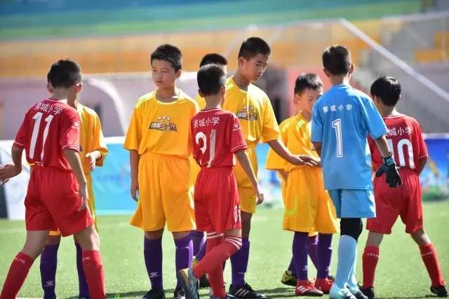 世界杯决赛中场休息时间为17分钟；FIFA实力榜：梅西创造力第一，姆巴佩进攻第一；西班牙首相王室出席决赛现场，阿根廷总统远程加油